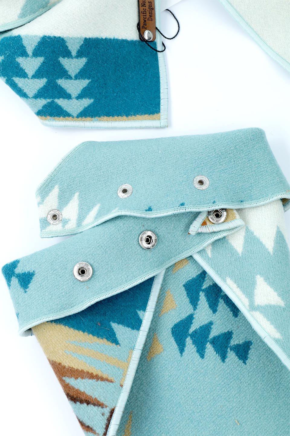 Reversible Mammoth Snap On Dog Bandana リバーシブルマンモス・スナップバンダナ / Pawcific North Designs
